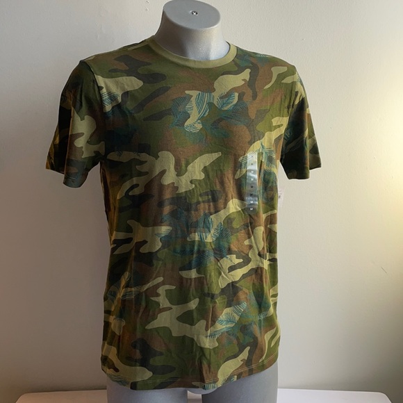 Camouflage T Shirt Old Navy NWT Size Medium & XL - Picture 2 of 7